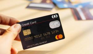Vụ xài thẻ tín dụng 8,5 triệu đồng, “ôm” nợ 8,8 tỉ đồng: Con số 8,8 tỉ đồng ở đâu ra?