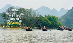 Để danh thắng Hương Sơn bốn mùa đông khách