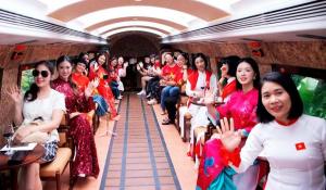 Trải nghiệm khám phá điểm đến bằng giao thông công cộng: Thêm cú hích cho du lịch Hà Nội